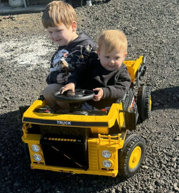 Electric ride on Dump Truck with Remote